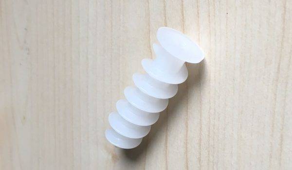 Dämmstoffdübel als Spirale zur Befestigung von Schrauben in Dämmmaterial