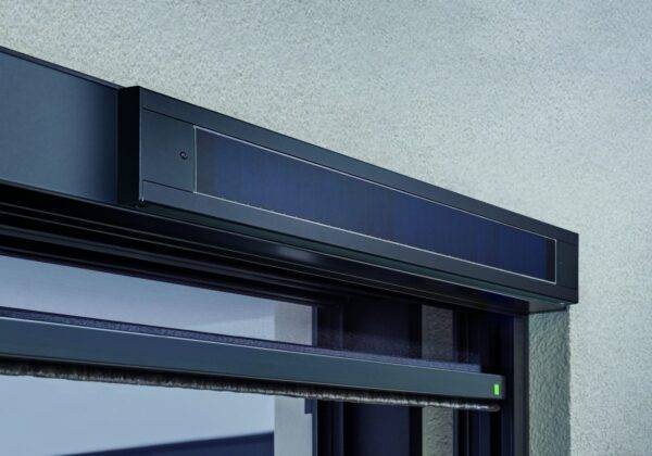 Neher Insektenschutz Elektrorollo mit Solarmodul und Funkfernbedienung
