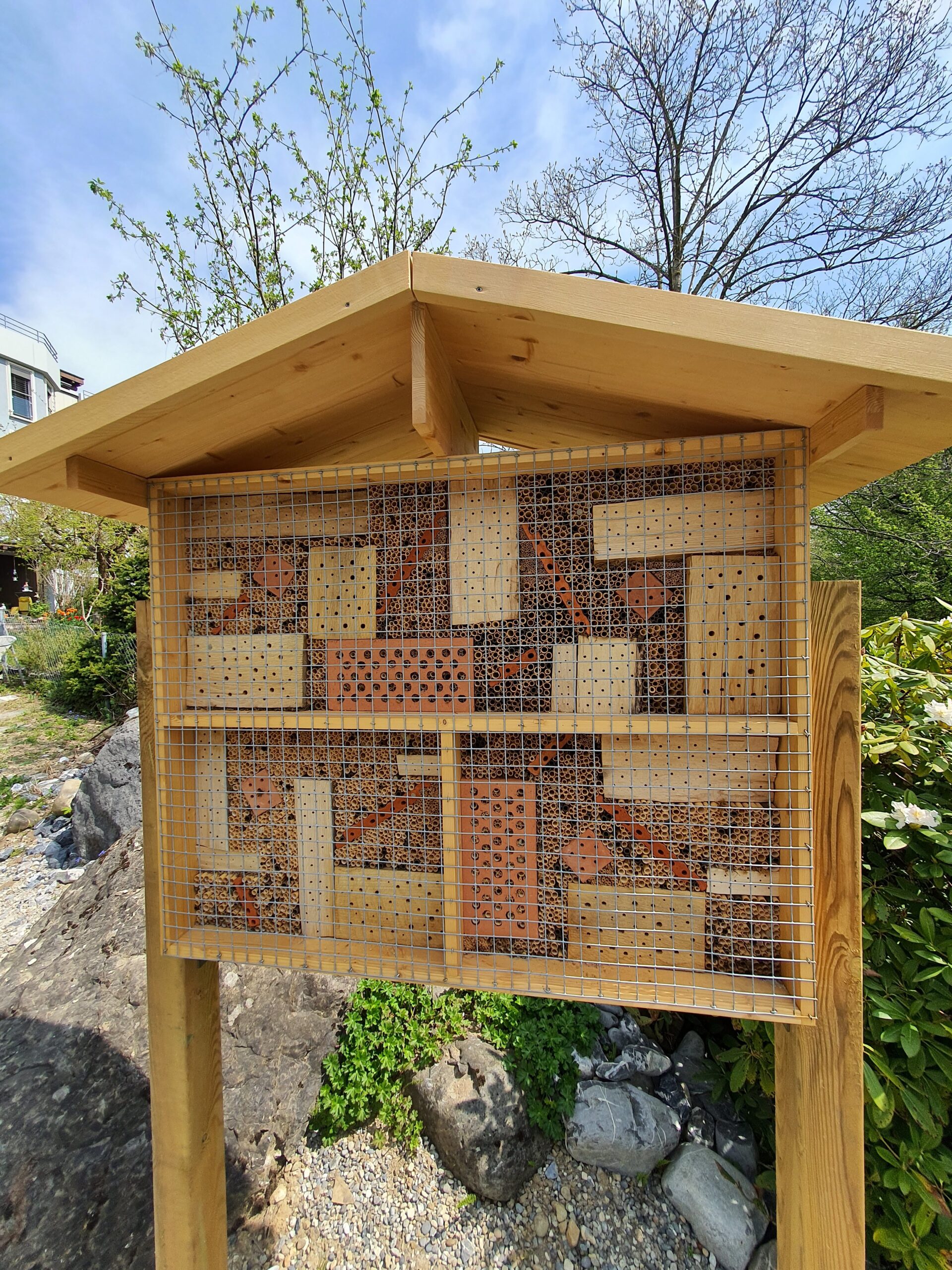 Bienenhotel Mega